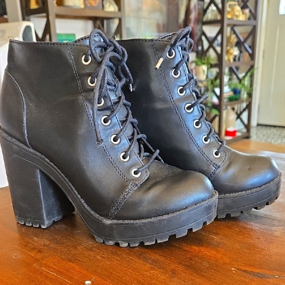 Divided By H&M Black Lace-Up Ankle Boots Womens Size 8 Goth Grunge Dark Academia